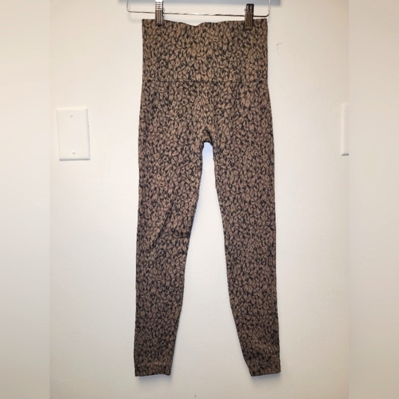 Spanx Leggings Leopard Print Seamless Knit High Rise Look At Me Now Size S - Picture 6 of 14